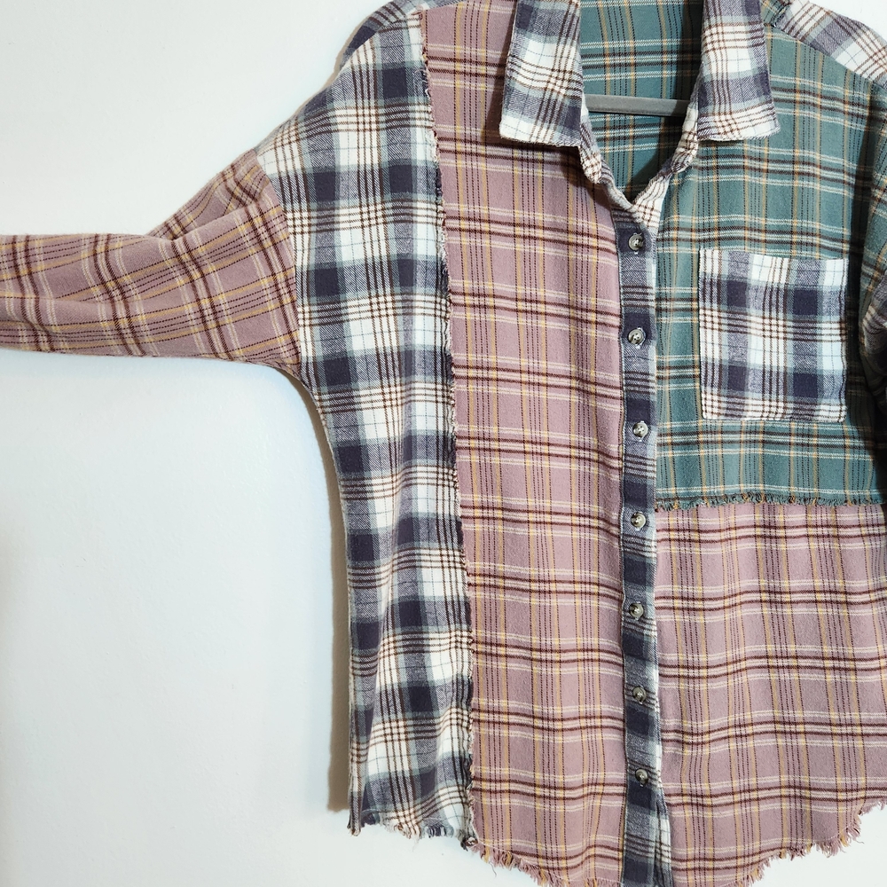 Hem & Thread Multi-Color Plaid Flannel Button Down Shirt Size Medium - Picture 5 of 12